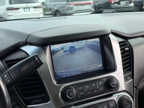 Used 2019 Chevrolet Suburban Premier w/ Premier Plus Edition AWD/4WD image 4