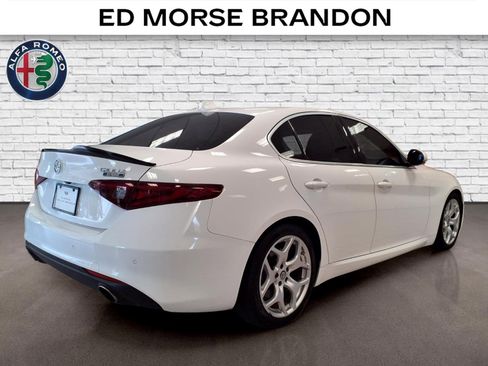 Used 2020 Alfa Romeo Giulia Ti RWD image 5