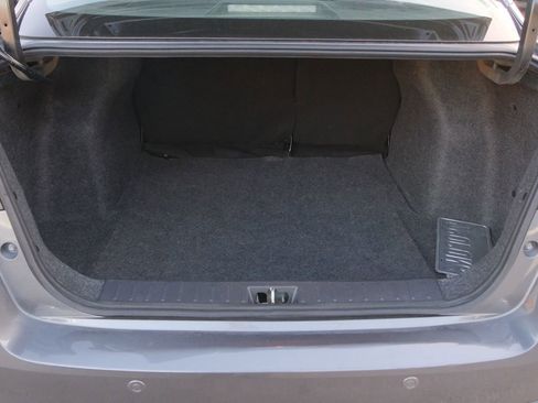 Used 2021 Nissan Versa SV image 28