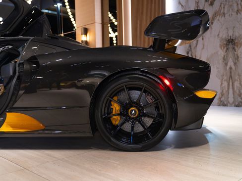 Used 2019 McLaren Senna RWD image 51