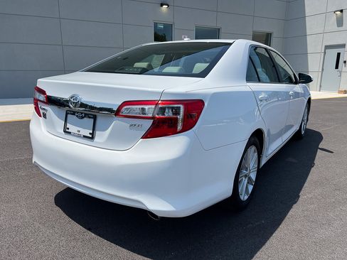 Used 2013 Toyota Camry XLE FWD image 6