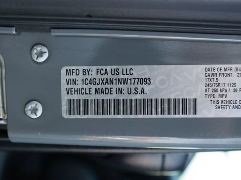 Used 2022 Jeep Wrangler Sport AWD/4WD image 38