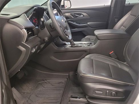 Used 2023 Chevrolet Traverse Premier image 5