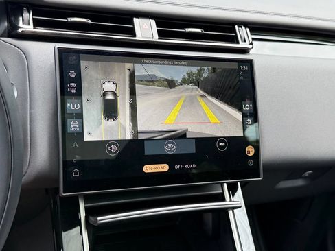 Certified 2026 Land Rover Range Rover Velar Dynamic SE AWD/4WD image 26