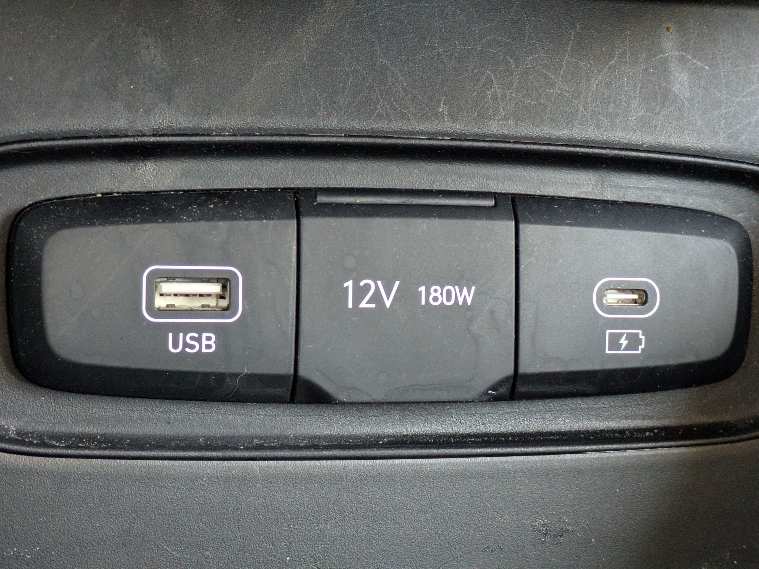 Certified 2024 Hyundai Venue SEL FWD image 20