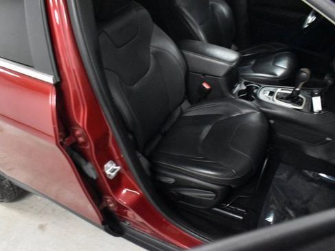 Used 2015 Jeep Cherokee Limited image 15