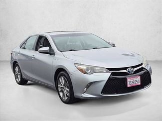 Used 2016 Toyota Camry SE w/ Moonroof Package FWD video 3