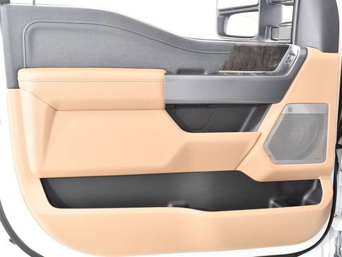 Used 2023 Ford F250 Lariat w/ Chrome Package image 24