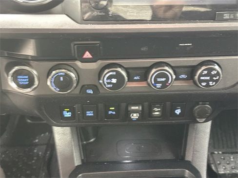 Used 2019 Toyota Tacoma TRD Off-Road image 13