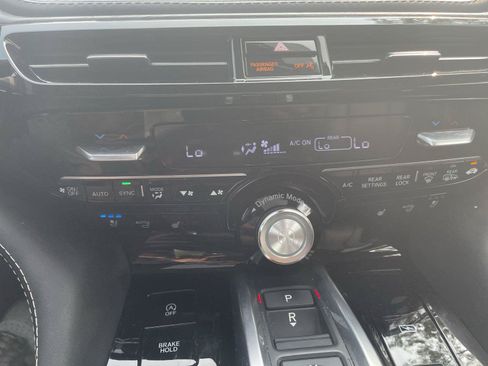 Used 2023 Acura MDX SH-AWD w/ Advance Package image 20