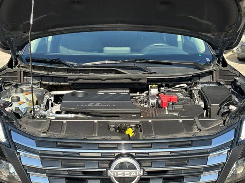 Used 2025 Nissan Rogue SV FWD image 29