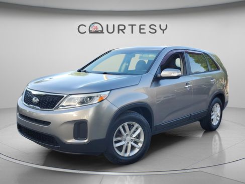 Used 2015 Kia Sorento LX FWD image 1