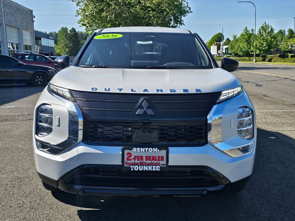 Used 2026 Mitsubishi Outlander LE AWD/4WD image 2