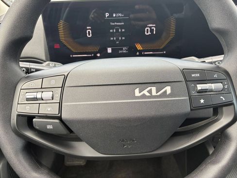 Used 2025 Kia K4 FWD image 22