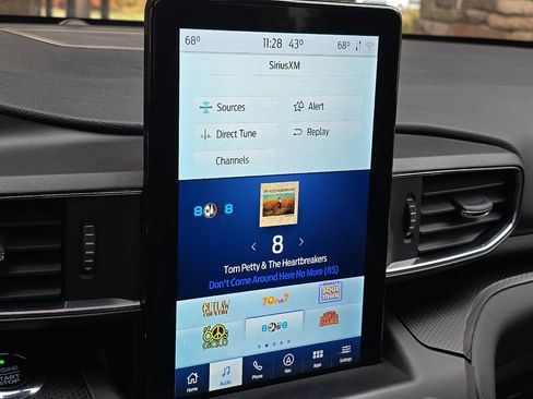 Used 2020 Ford Explorer ST w/ Premium Technology Package image 21