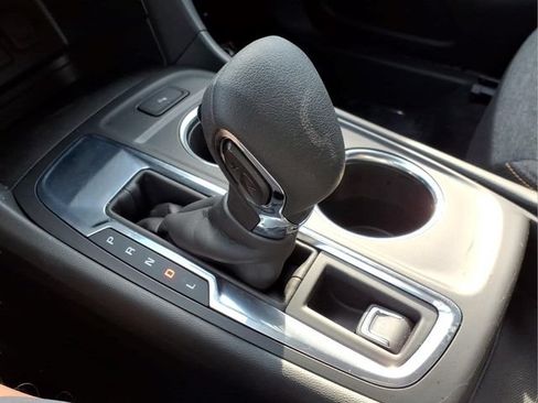 Used 2024 Chevrolet Equinox LT w/ LPO, Floor Liner Package FWD image 22
