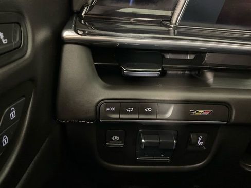 Used 2024 Cadillac Escalade ESV V w/ LPO, ONYX Package image 23