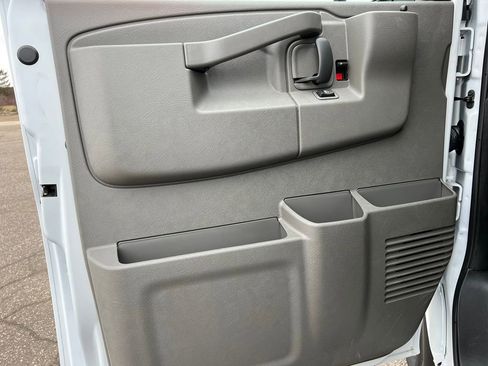 New 2025 GMC Savana 3500 Extended w/ Driver Convenience Package RWD image 14