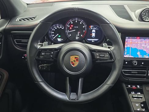 Used 2022 Porsche Macan AWD/4WD image 13