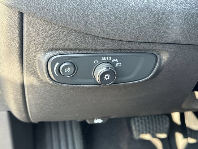 Used 2024 Chevrolet Equinox LS w/ Midnight Edition FWD image 33