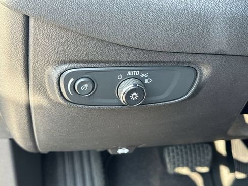 Used 2024 Chevrolet Equinox LS w/ Midnight Edition FWD image 33