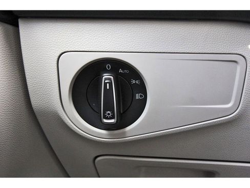 Used 2024 Volkswagen Tiguan SE w/ Panoramic Sunroof Package AWD/4WD image 19