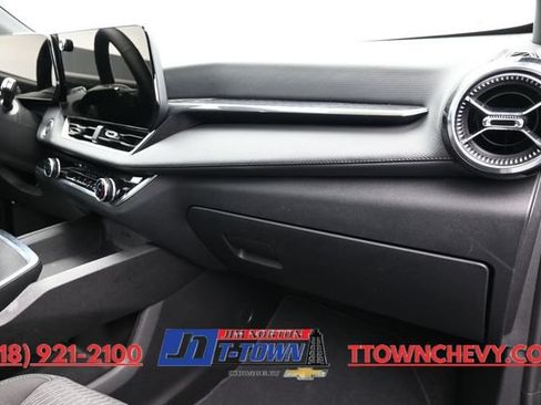 Used 2025 Chevrolet Equinox LT FWD image 30