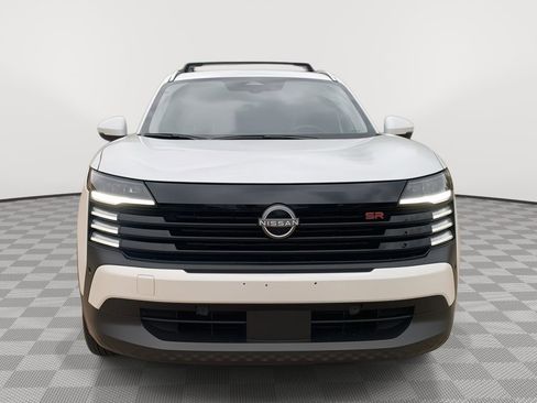 Used 2025 Nissan Kicks SR FWD image 2