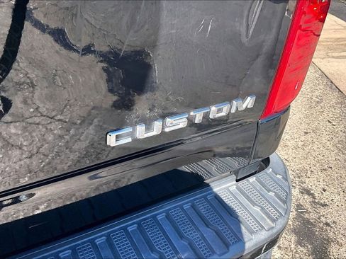 Used 2022 Chevrolet Silverado 2500 Custom w/ Custom Value Package image 23