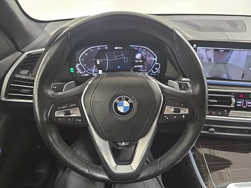 Used 2023 BMW X5 xDrive45e image 9