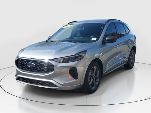 Used 2023 Ford Escape ST-Line w/ Tech Pack #1 image 4