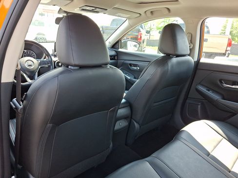 Used 2023 Nissan Sentra SR w/ SR Premium Package FWD image 13