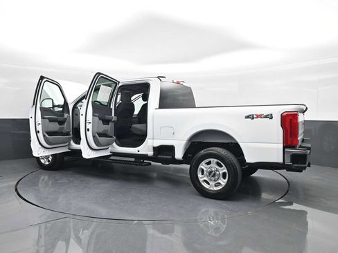 Used 2025 Ford F250 XLT image 70