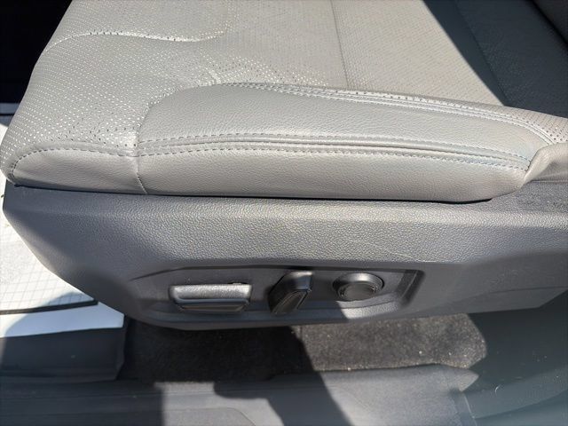 Used 2024 Toyota Tundra Limited AWD/4WD image 18