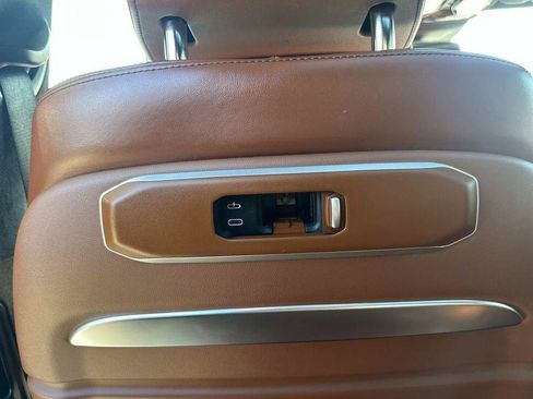 Used 2023 BMW X7 M60i w/ Executive Package AWD/4WD image 37