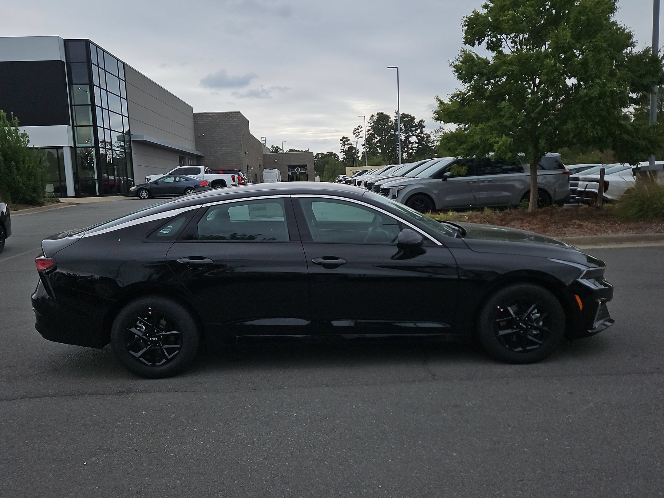 New 2026 Kia K5 LXS FWD image 8