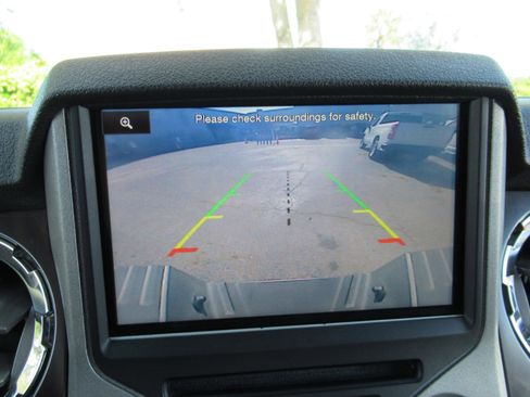 Used 2016 Ford F350 Lariat image 29