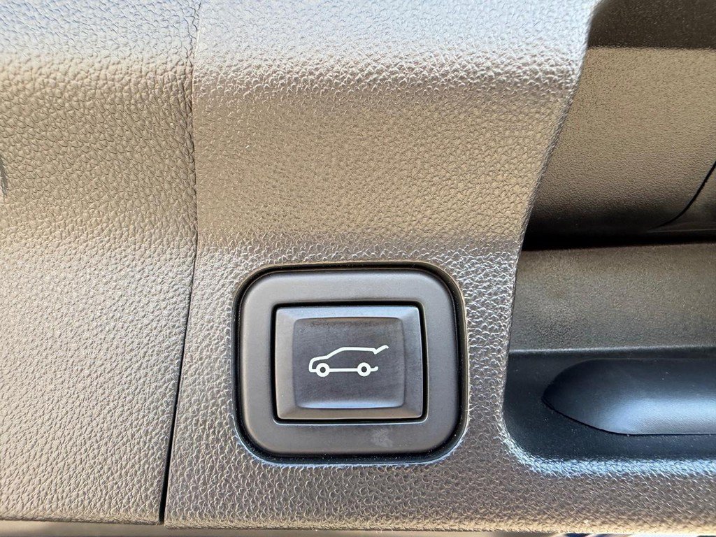 Used 2023 GMC Acadia SLT w/ Elevation Edition FWD image 43