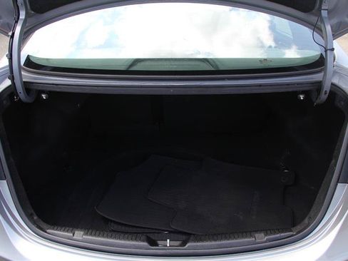 Used 2013 Hyundai Elantra GLS w/ Preferred Pkg FWD image 10