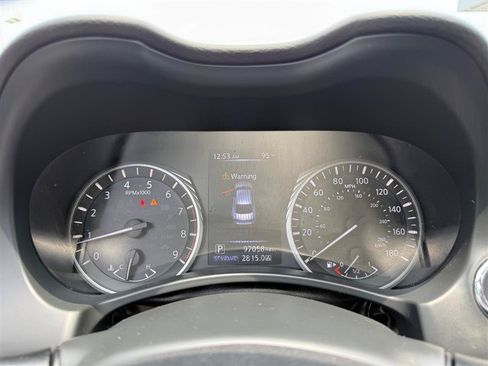 Used 2018 INFINITI Q50 Luxe w/ Essential Package (3.0T Luxe) AWD/4WD image 32