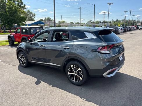 Used 2023 Kia Sportage EX FWD image 4