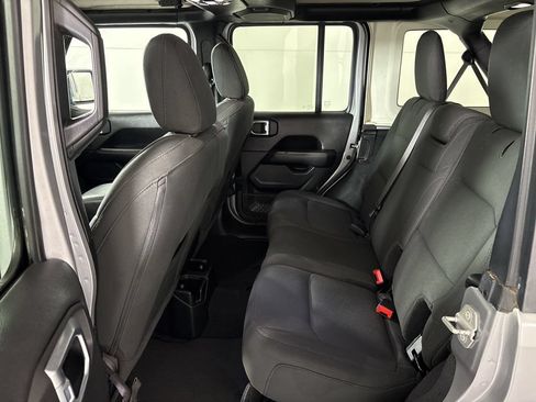 Used 2021 Jeep Wrangler Unlimited Sahara AWD/4WD image 18