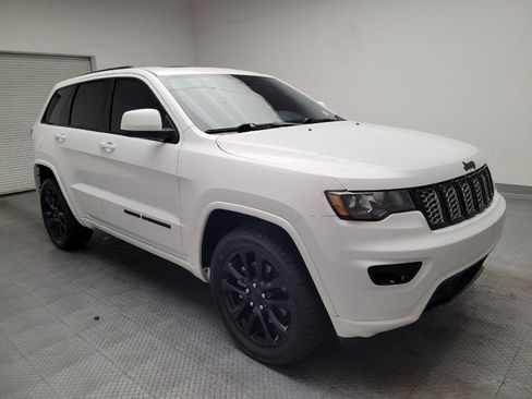 Used 2021 Jeep Grand Cherokee Laredo X AWD/4WD image 13