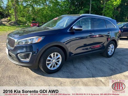 Used 2016 Kia Sorento AWD w/ LX Convenience Package image 3