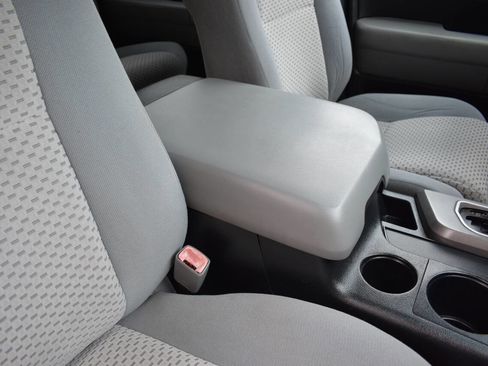 Used 2010 Toyota Tundra Grade 4x2 4dr CrewMax Cab Pick image 28