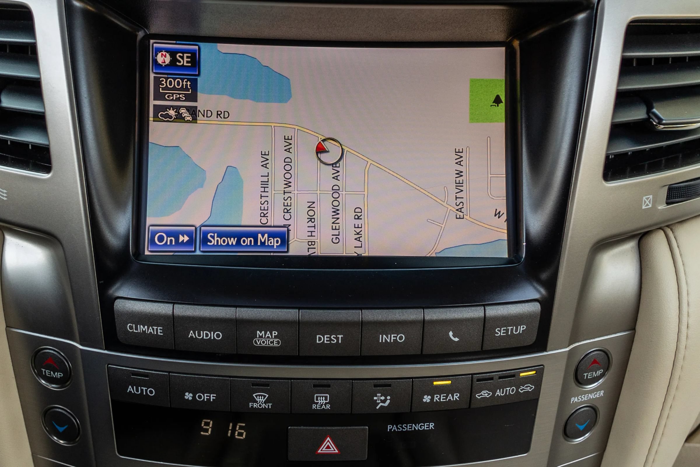 Used 2013 Lexus LX 570 4WD image 22