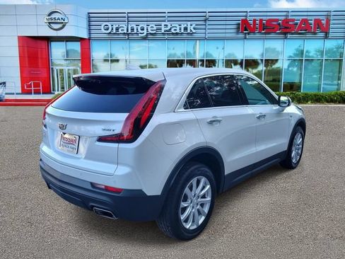 Used 2022 Cadillac XT4 Luxury FWD image 2