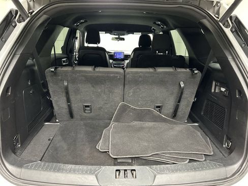 Used 2020 Ford Explorer XLT w/ Comfort Package image 22