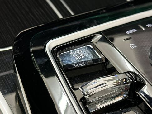 Certified 2023 BMW 740i w/ Executive Package RWD image 33