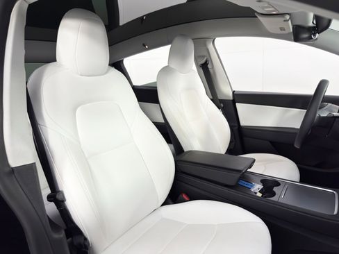 Used 2021 Tesla Model Y Long Range image 38